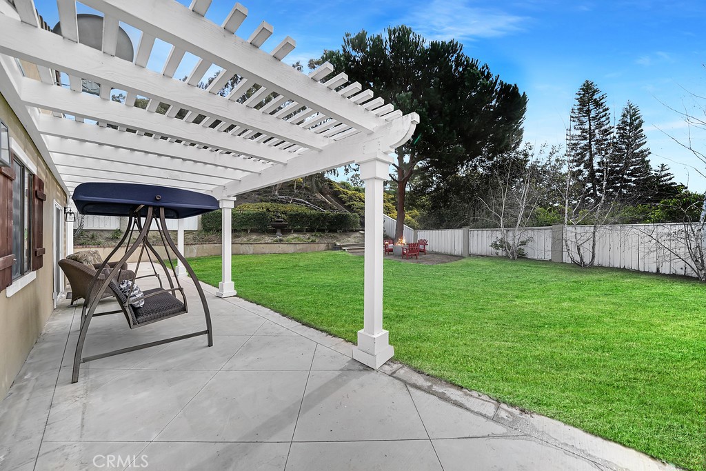 Large backyard with chair swing - 2897 Calle Heraldo, San Clemente CA 92673 - photo 19