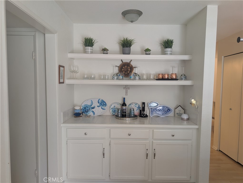 Dry bar with storage - 2914 Camino Capistrano, San Clemente CA 92672 - photo 4