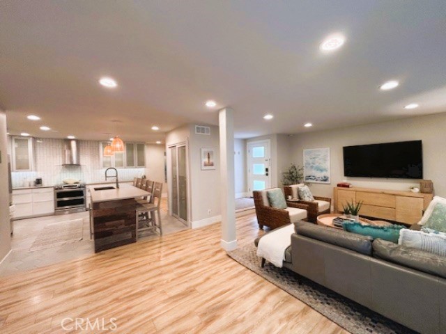 2920 Camino Capistrano 9D, San Clemente CA 92672 - photo 2