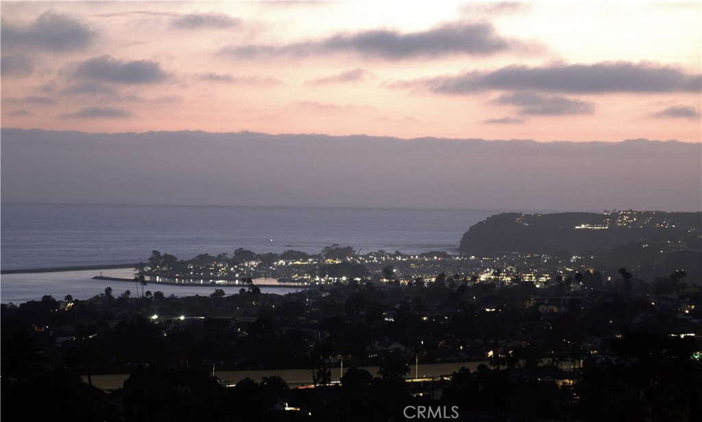 Sweeping Pacific Ocean, Catalina Island, Dana Point Harbor, and Headlands views with spectacular sunsets and evening cit - 3 Via Pasa, San Clemente CA 92673 - photo 32