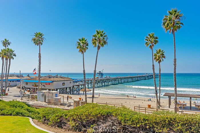 Minutes to San Clemente Pier for Breakfast,Lunch or Dinner. - 303 La Rambla, San Clemente CA 92672 - photo 9
