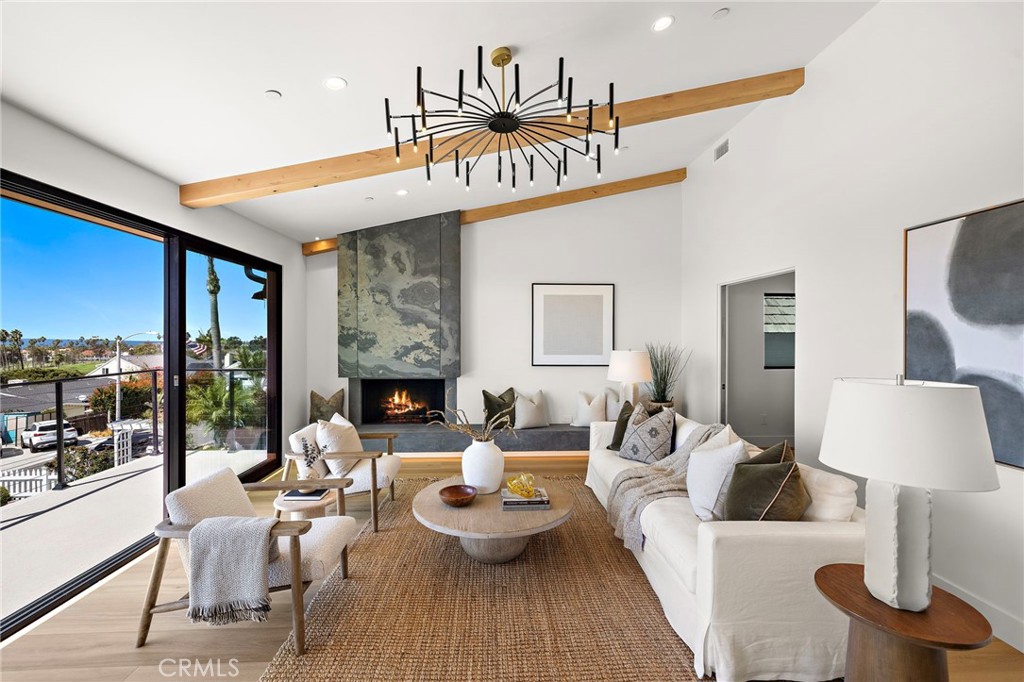 Living Room - 318 Avenida Costanso, San Clemente CA 92672 - photo 14