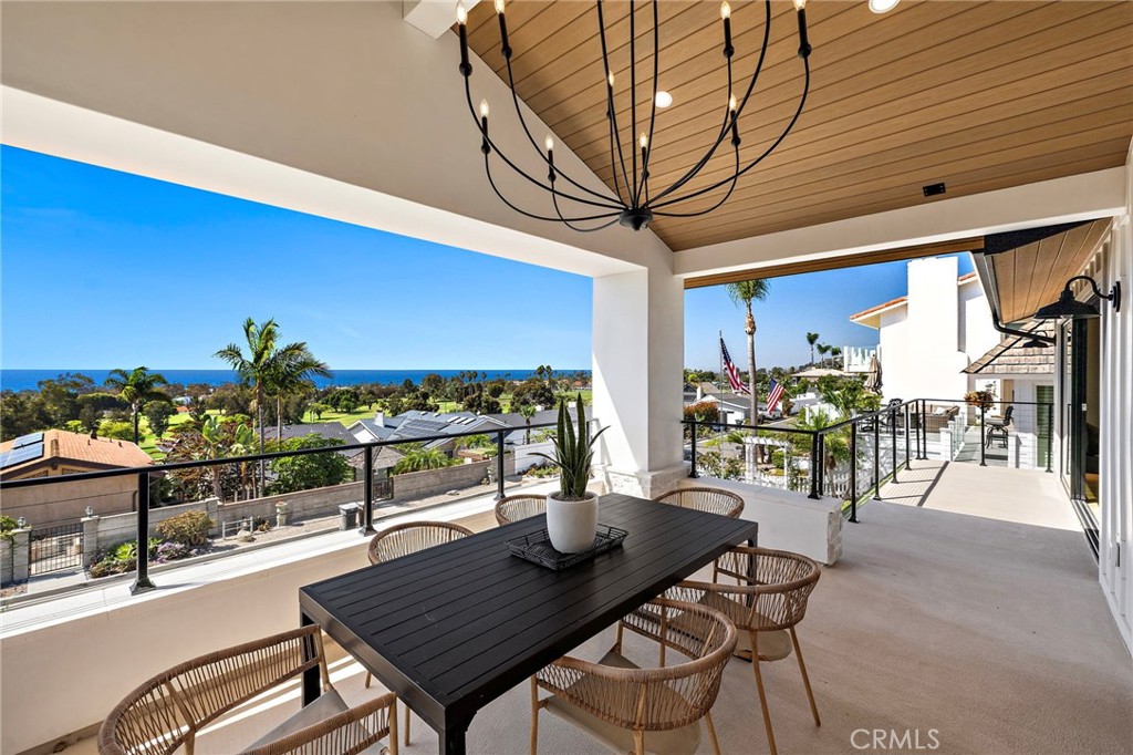 Outdoor Dining Area off Great Room - 318 Avenida Costanso, San Clemente CA 92672 - photo 24