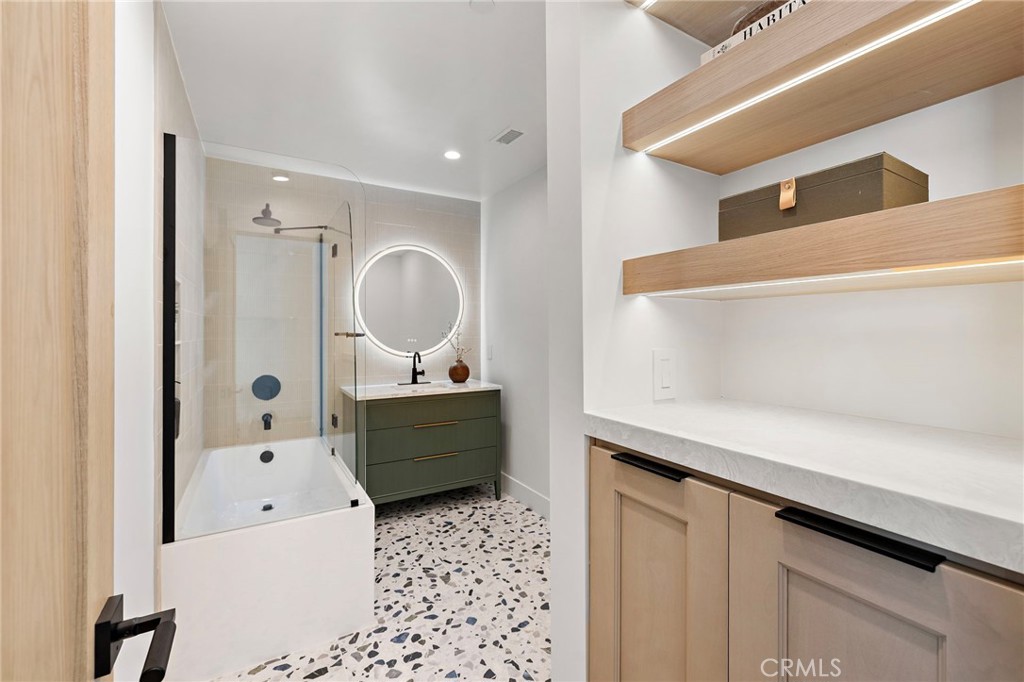 Bedroom #3 Ensuite Bathroom - 318 Avenida Costanso, San Clemente CA 92672 - photo 43
