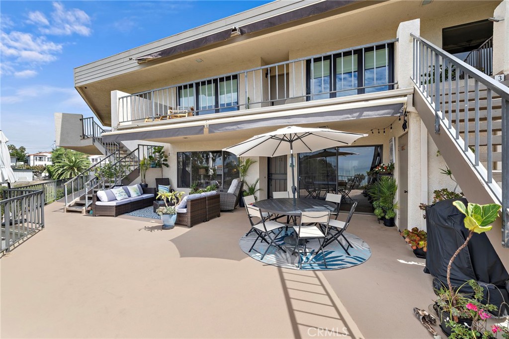 320 Encino Lane 2, San Clemente CA 92672 - photo 2