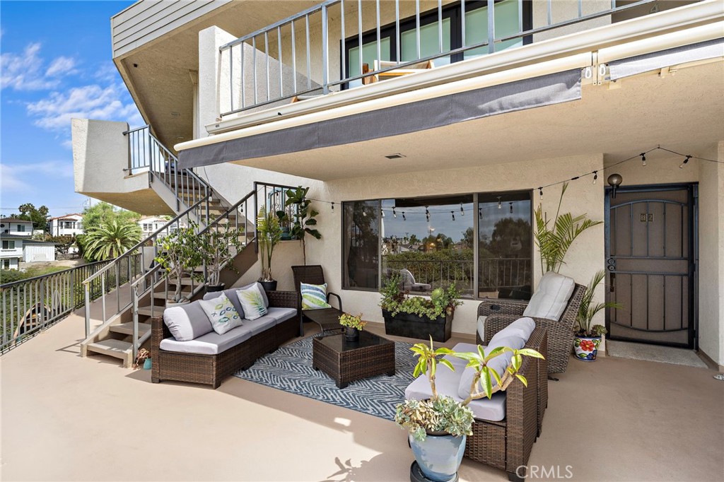 320 Encino Lane 2, San Clemente CA 92672 - photo 4
