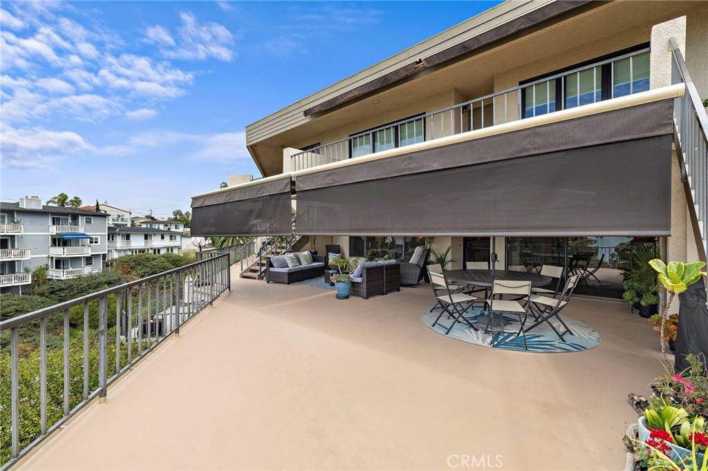 320 Encino Lane 2, San Clemente CA 92672 - photo 5