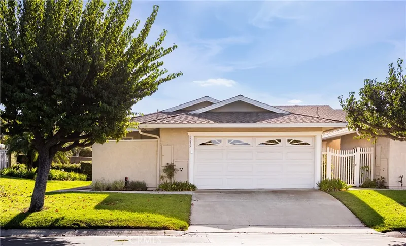3215 Paseo Gallita, San Clemente, CA 92672 3215 Paseo Gallita, San Clemente, CA 92672