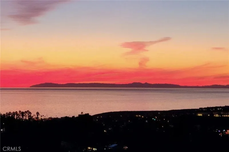 327 Calle Felicidad, San Clemente, CA 92672