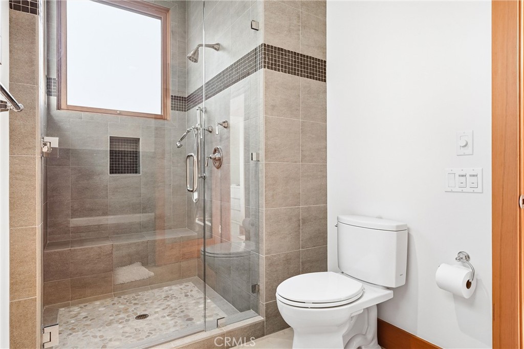 Guest Bath #1_Ensuite - 329 Boca Del Canon, San Clemente CA 92672 - photo 20
