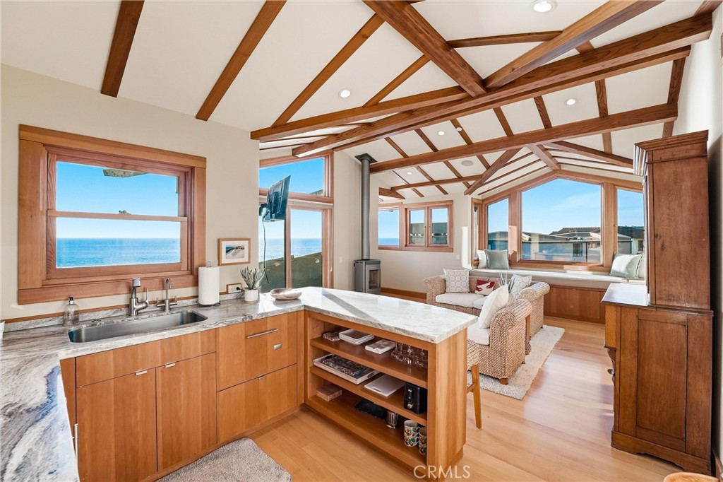 Bonus Room with ocean views, full kitchenette and relaxing ocean view balcony! Kitchenette includes, sink, microwave, di - 329 Boca Del Canon, San Clemente CA 92672 - photo 36