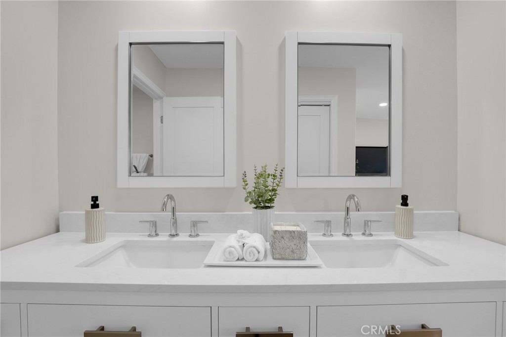 Dual vanity in primary bath - 3396 Paseo Halcon, San Clemente CA 92672 - photo 23