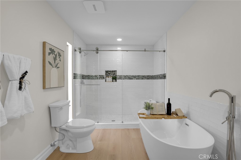 Spacious tile walk in shower with soaking tub - 3396 Paseo Halcon, San Clemente CA 92672 - photo 24