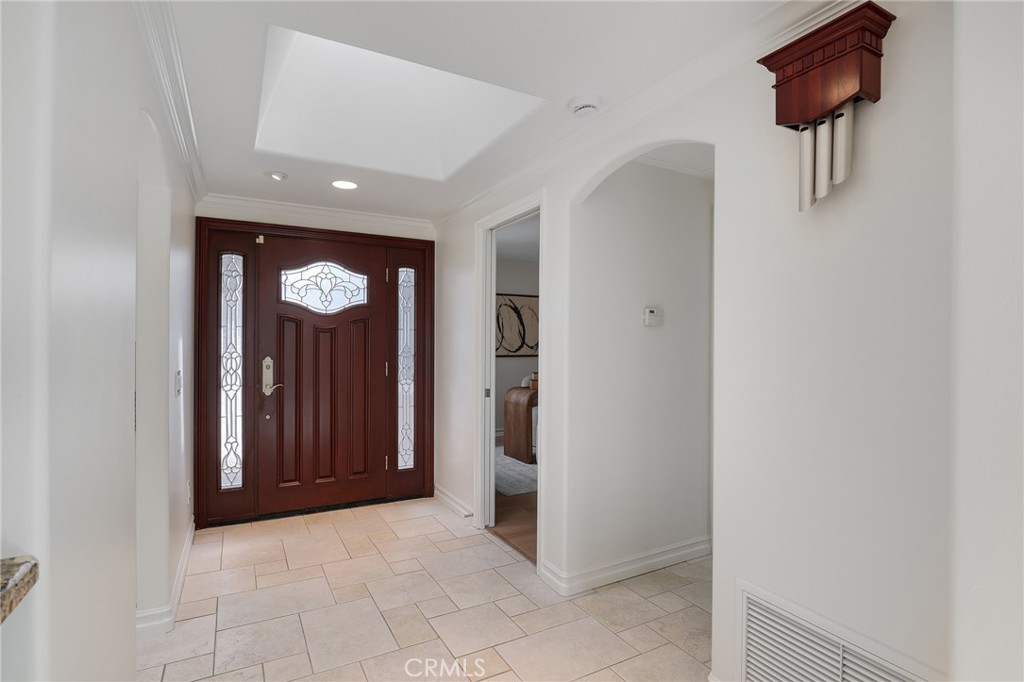 Entry foyer with custom wood door - 3396 Paseo Halcon, San Clemente CA 92672 - photo 29