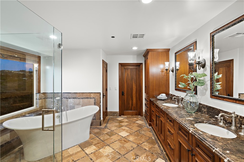 3811 Vista Blanca, San Clemente CA 92672 - photo 10