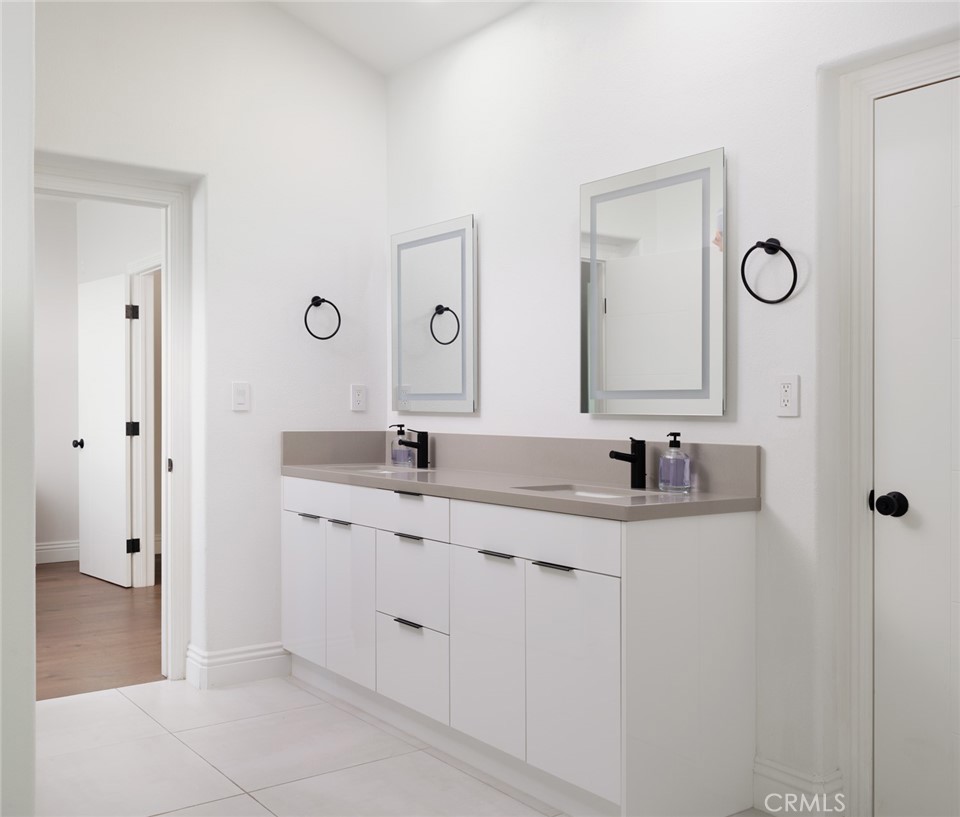 Main level suite - 400 Camino Bandera, San Clemente CA 92673 - photo 26