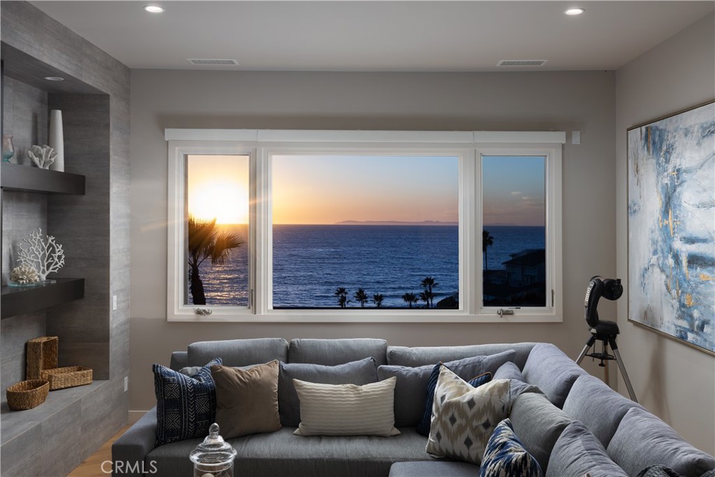 410 Arenoso 301, San Clemente CA 92672 - photo 2