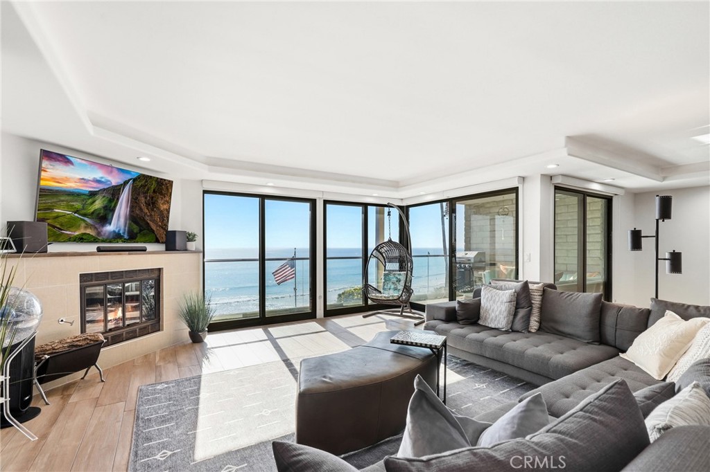 410 Corto Lane E, San Clemente CA 92672 - photo 8