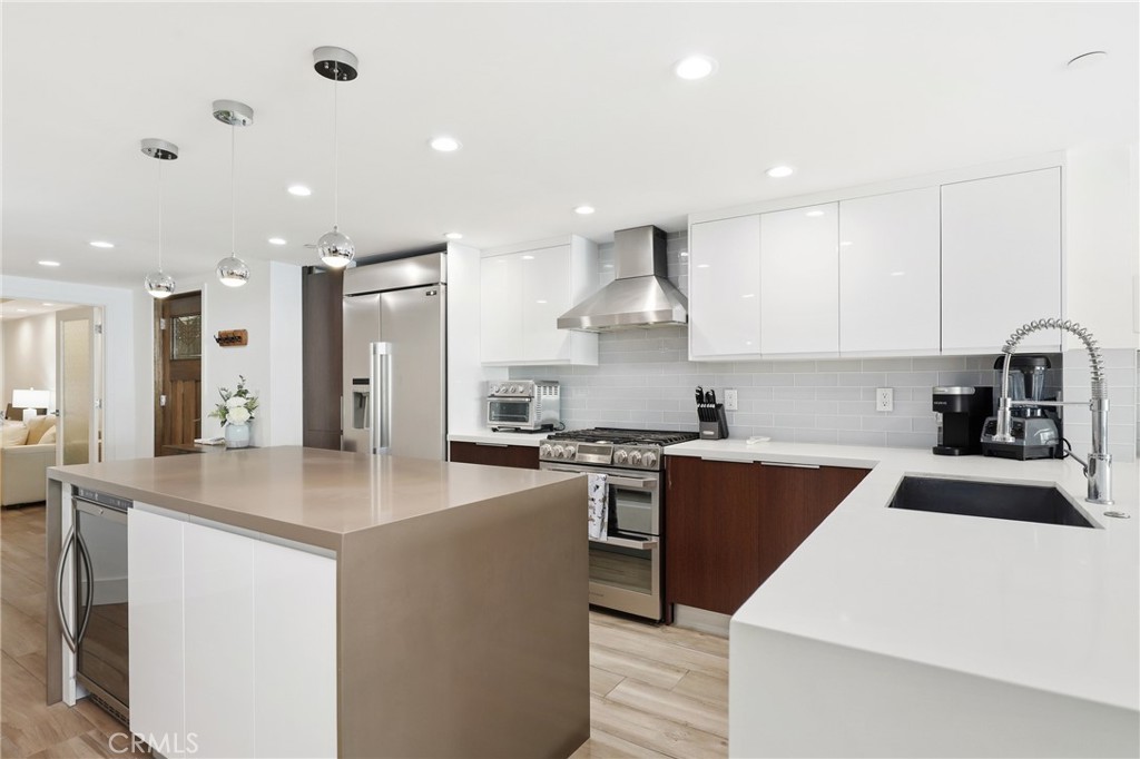 kitchen - 410 Corto Lane E, San Clemente CA 92672 - photo 12