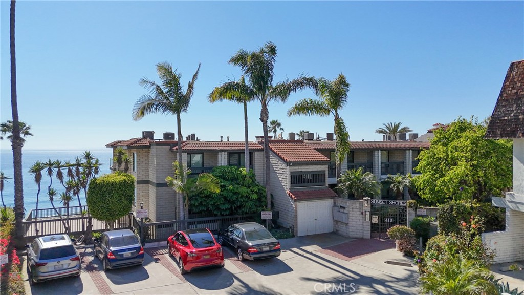 Front view of buliding - 410 Corto Lane E, San Clemente CA 92672 - photo 34
