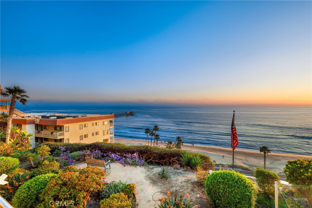 twilight photo of grounds and pier - 410 Corto Lane E, San Clemente CA 92672 - photo 48