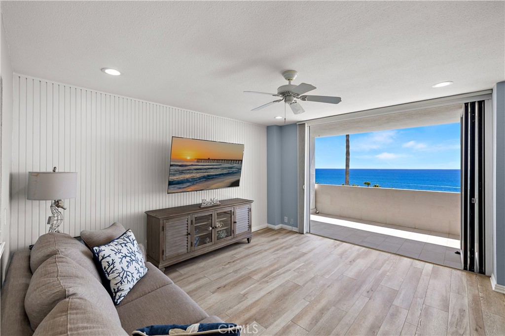 420 Monterey Lane R17, San Clemente CA 92672 - photo 2