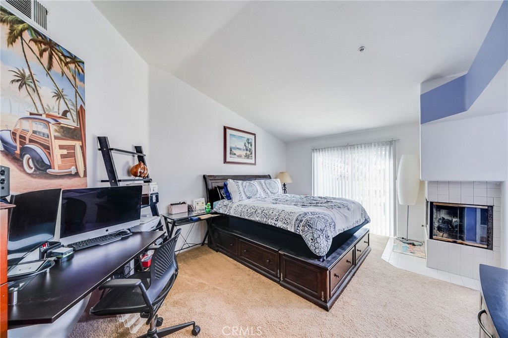 Primary suite with fireplace, walk in closet and ensuite bath - 423 Via Presa, San Clemente CA 92672 - photo 15