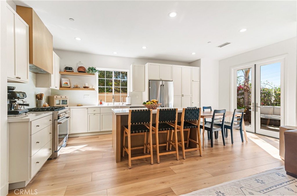 Warm inviting kitchen with Top of the Line applicances - 5 Corte La Cereza, San Clemente CA 92673 - photo 11