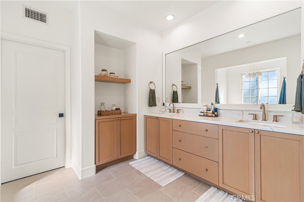 Primary Bathroom with dual sinks - 5 Corte La Cereza, San Clemente CA 92673 - photo 21