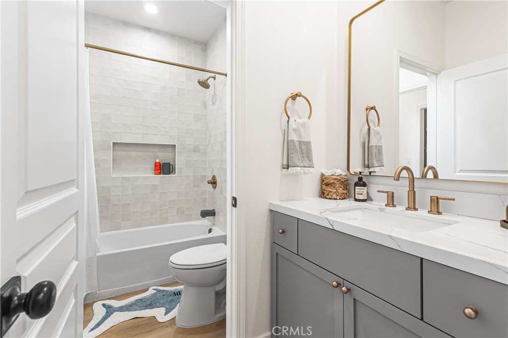 Jack and Jill bathroom - 5 Corte La Cereza, San Clemente CA 92673 - photo 29