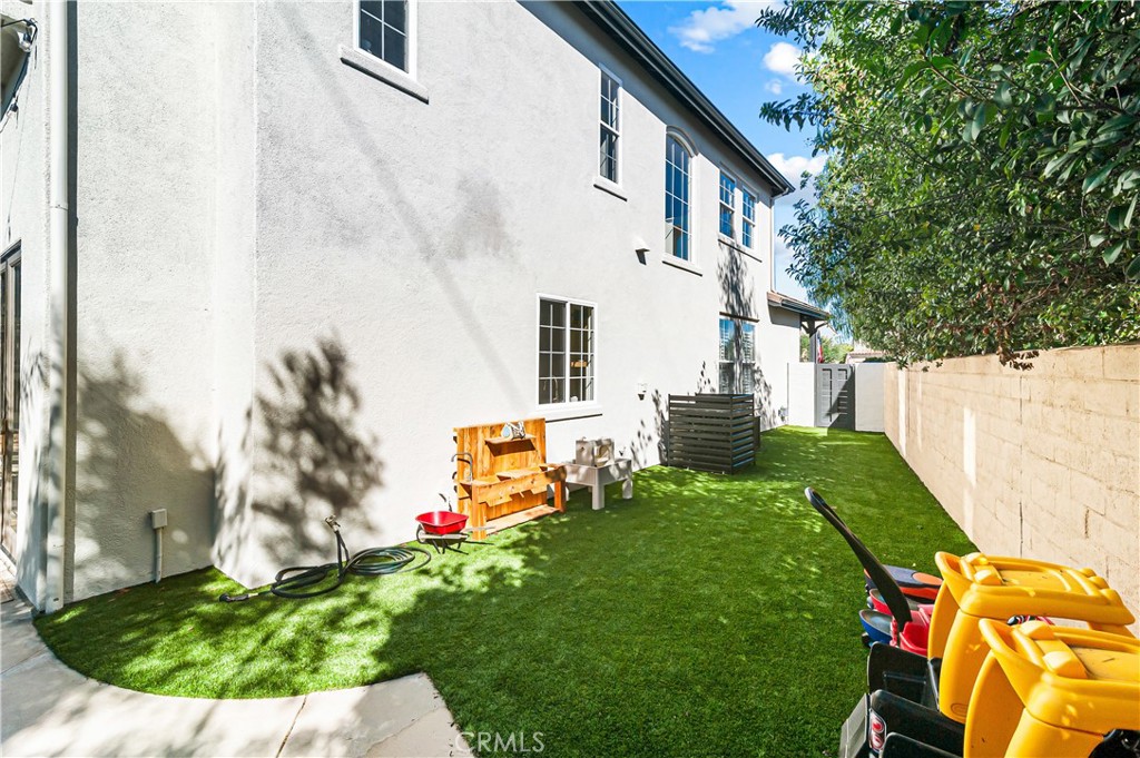 Gated side yard - 5 Corte La Cereza, San Clemente CA 92673 - photo 45