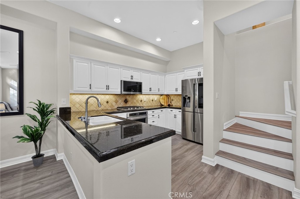 Kitchen - 50 Paseo Verde, San Clemente CA 92673 - photo 10