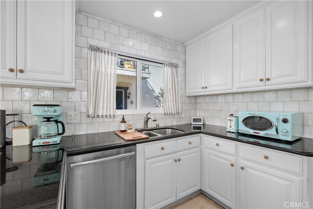 515 Monterey R4, San Clemente CA 92672 - photo 9