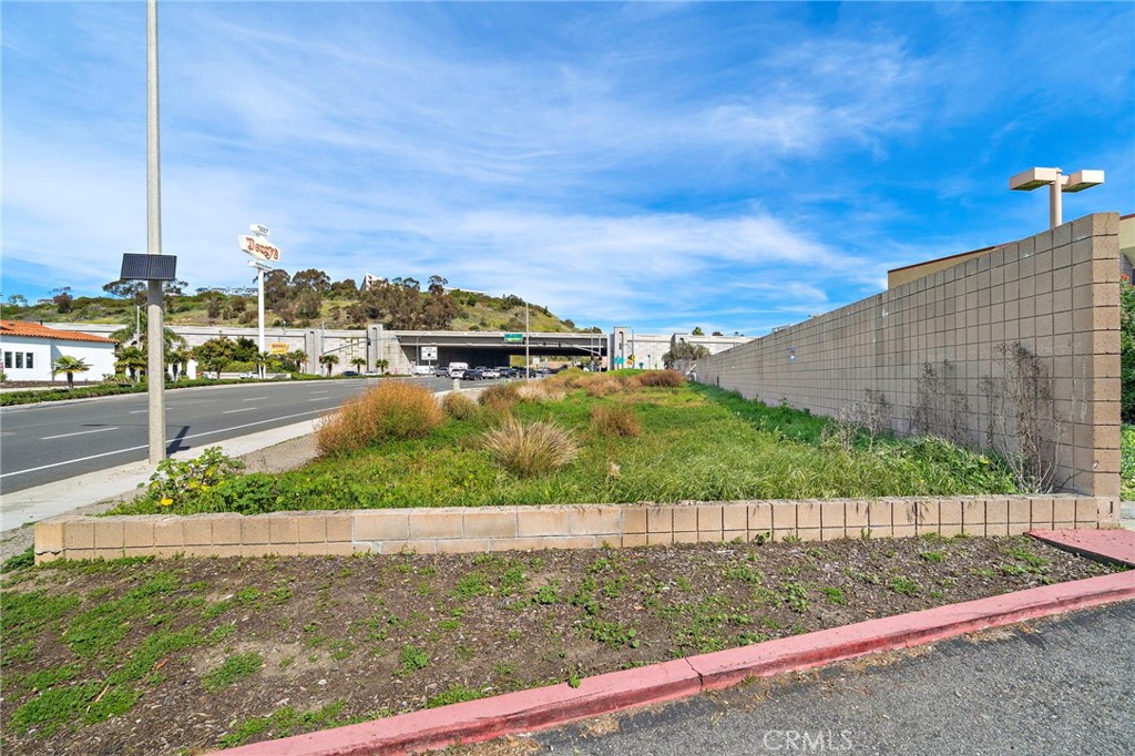 524 E Avenida Pico, San Clemente CA 92672 - photo 5