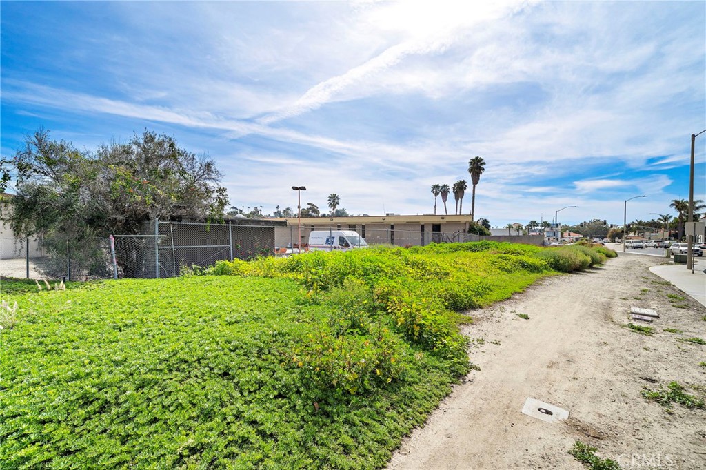 524 E Avenida Pico, San Clemente CA 92672 - photo 9