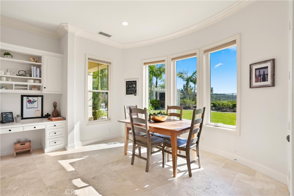 Sunlit Breakfast nook - 6614 Colina Puesta, San Clemente CA 92673 - photo 15