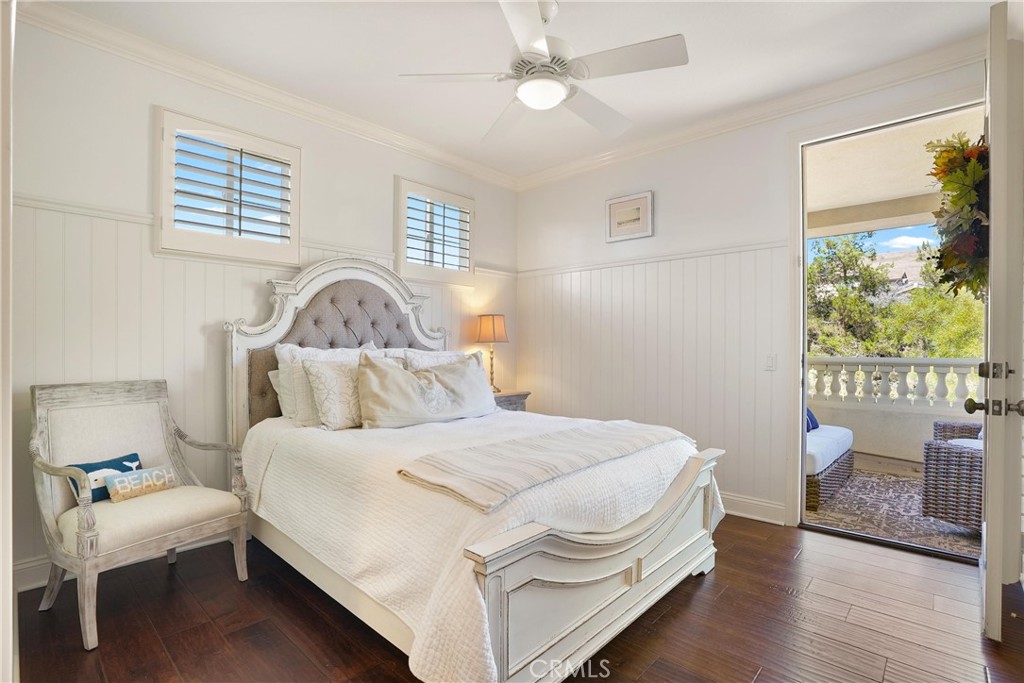 Spacious secondary bedrooms, each with en-suite bathroom and walk in closet. This bedroom offers a large balcony to enjo - 6614 Colina Puesta, San Clemente CA 92673 - photo 33