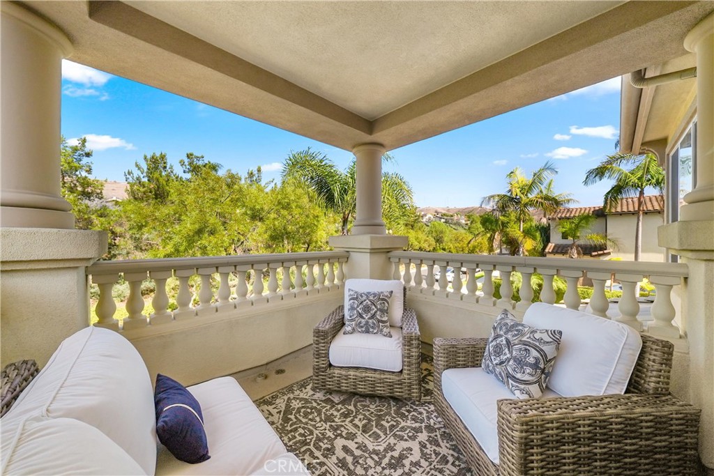 Charming front facing balcony offers an inviting outdoor escape for morning coffee or relaxing at the end of the day. - 6614 Colina Puesta, San Clemente CA 92673 - photo 36