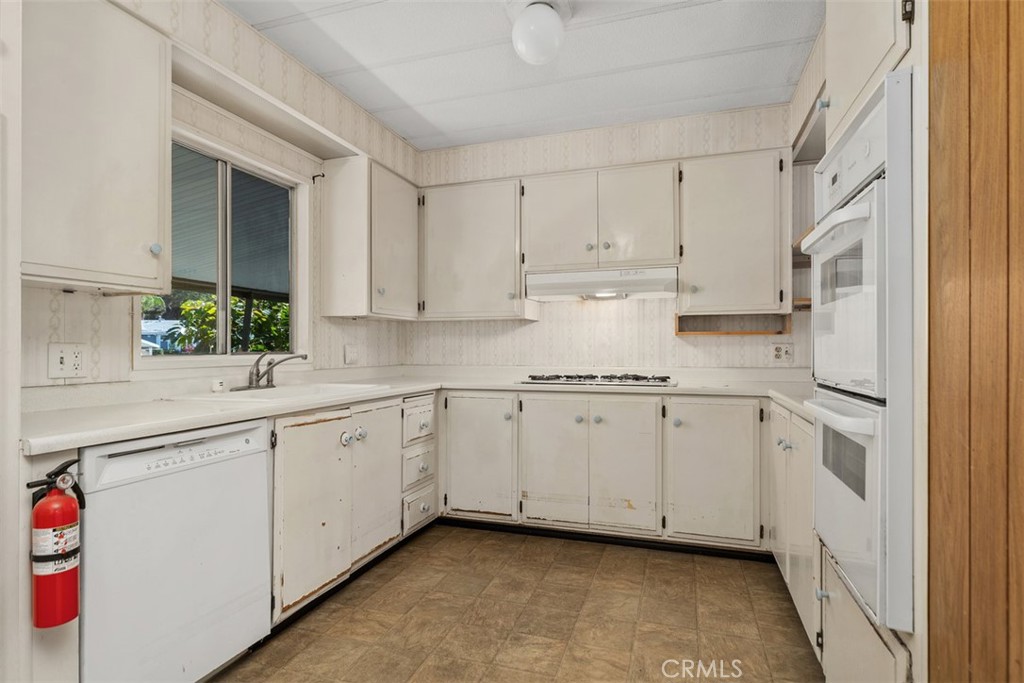 Kitchen - 69 Mira Collado, San Clemente CA 92673 - photo 10