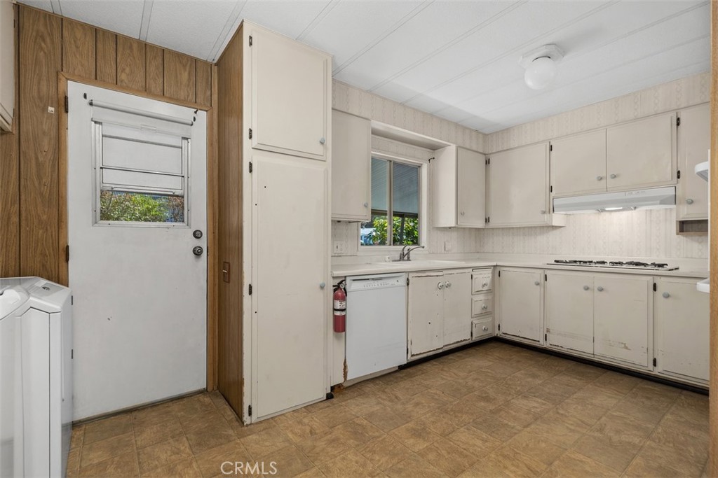 Kitchen - 69 Mira Collado, San Clemente CA 92673 - photo 11