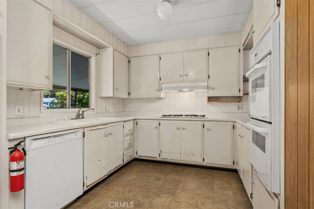 Kitchen - 69 Mira Collado, San Clemente CA 92673 - photo 14