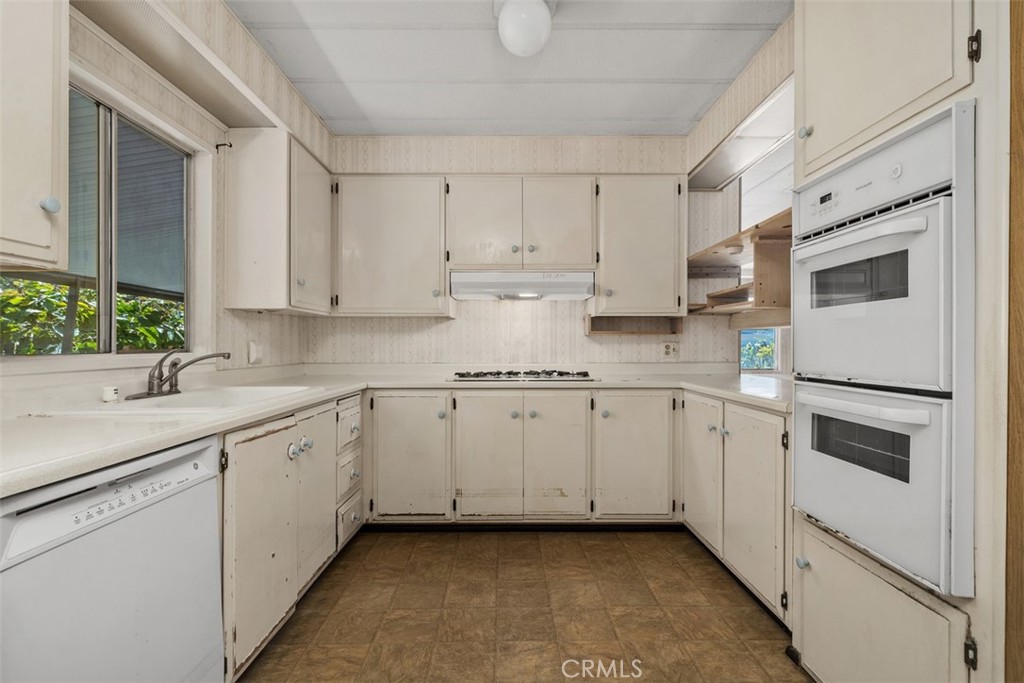 Kitchen - 69 Mira Collado, San Clemente CA 92673 - photo 15
