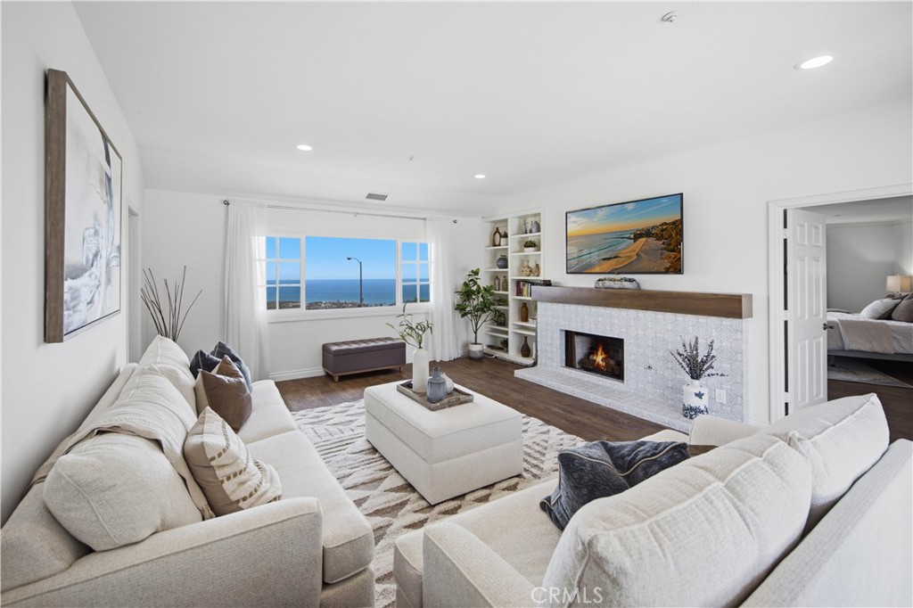 Upstairs Living Room with Ocean Views. - 880 Avenida Acapulco, San Clemente CA 92672 - photo 7
