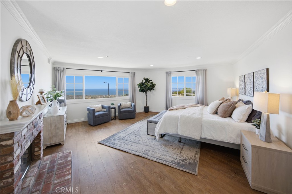 Primary Bedroom with Panoramic Ocean Views. - 880 Avenida Acapulco, San Clemente CA 92672 - photo 21