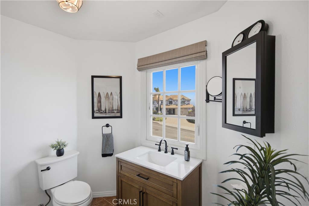 Remodeled Bath. - 880 Avenida Acapulco, San Clemente CA 92672 - photo 45