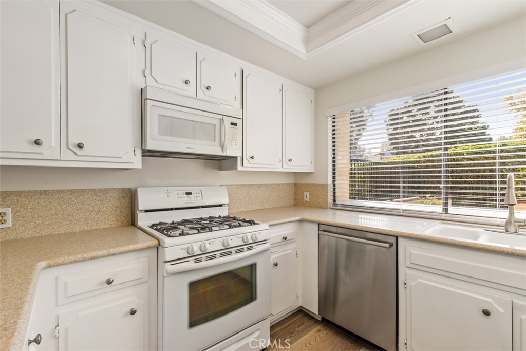 25572 Spinnaker Drive, San Juan Capistrano CA 92675 - photo 11