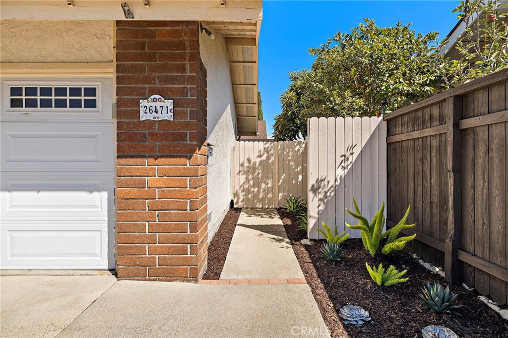 26471 Evergreen Rd, San Juan Capistrano CA 92675 - photo 2