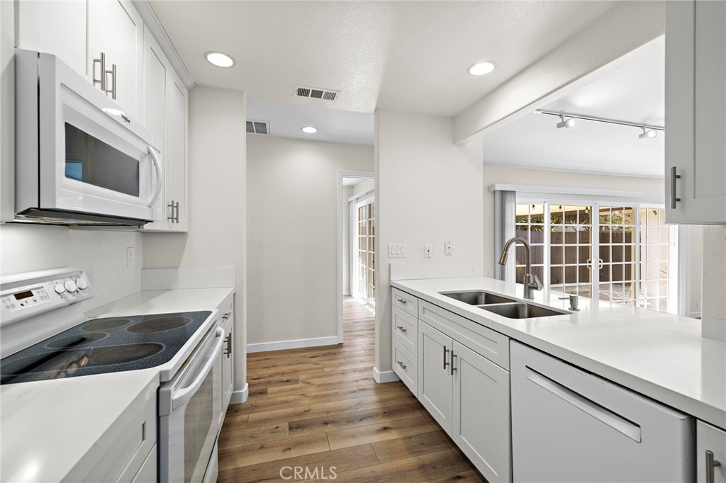 26471 Evergreen Rd, San Juan Capistrano CA 92675 - photo 7