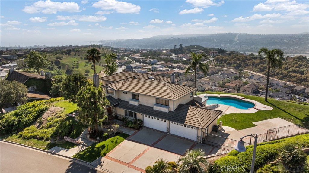 UNOBSTRUCTED PANORAMIC VIEWS from Mount Baldy to the North, thru the Niguel Range, to Dana Point Harbor & Jetty to the W - 26892 Via La Mirada, San Juan Capistrano CA 92675 - photo 1