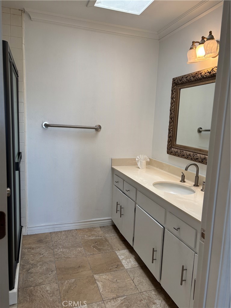 Ensuite bathroom - 27111 Capote De Paseo C, San Juan Capistrano CA 92675 - photo 16